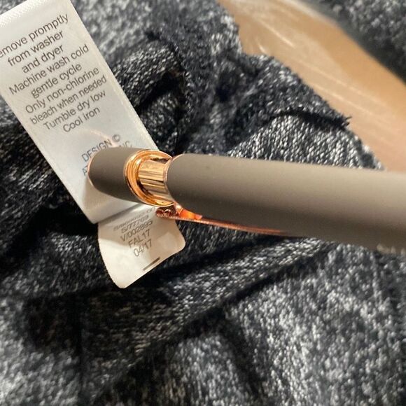 Athleta Luxe Pose Long Sleeve Crew Neck Comfy Sweater Thumb Holes S - Picture 11 of 12